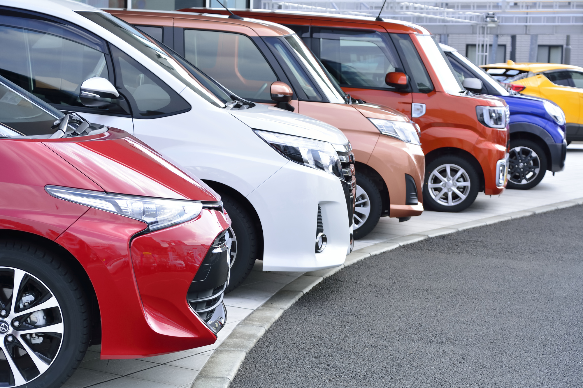 自動車購入をお考えの方をご紹介ください